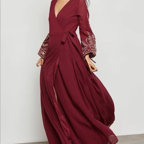 Soieblu Dresses & Skirts - Stunning Marrón Dress